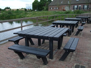 recycled plastic picnic tables