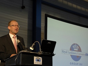 Joop Atsma opent hal Lankhorst Engineered Products