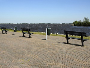 recycled plastic furniture
