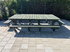 recycled plastic park benches